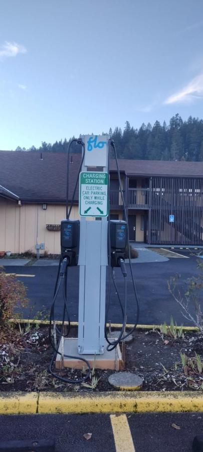 Oakridge Inn & Suites Kültér fotó