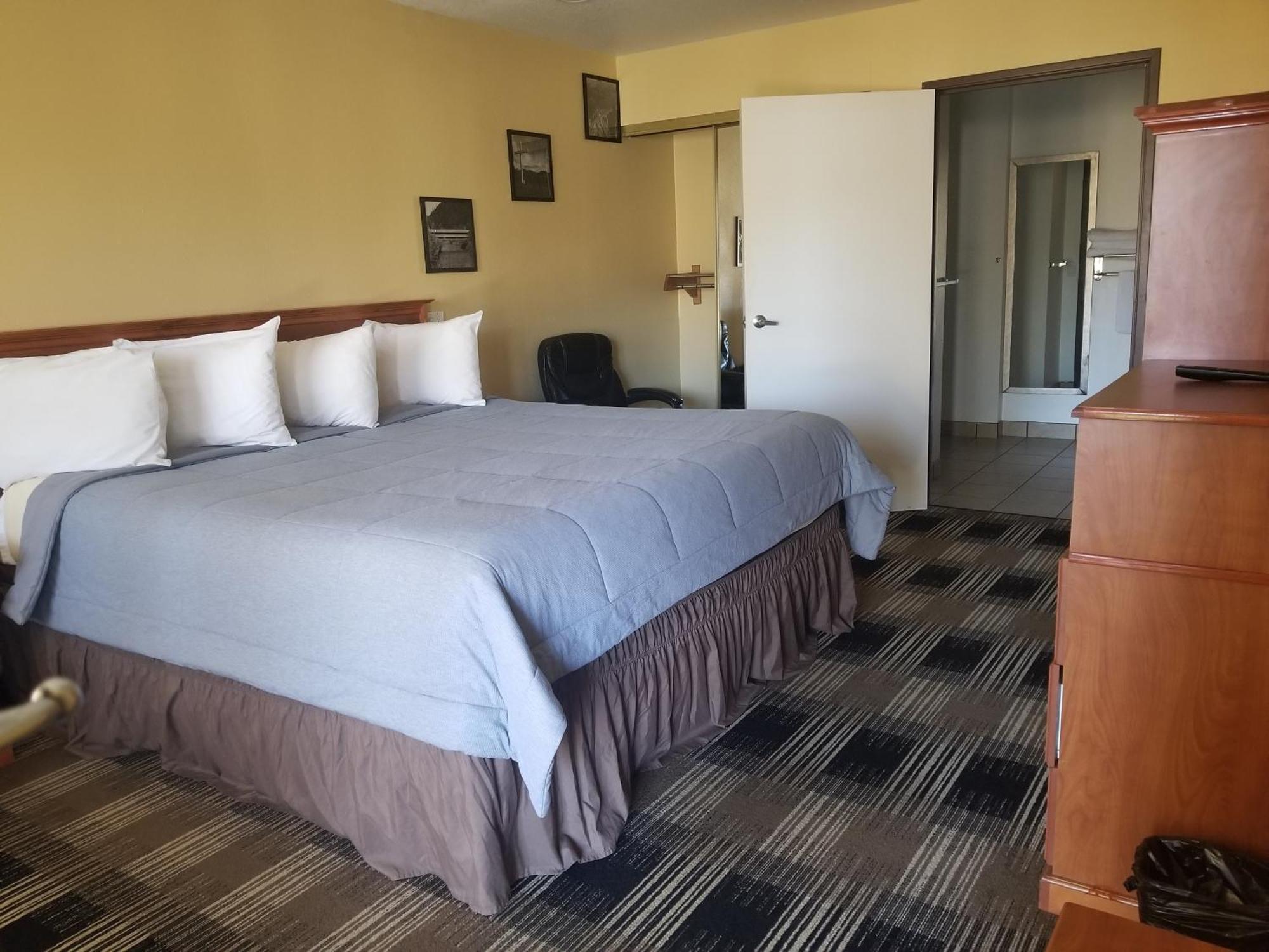 Oakridge Inn & Suites Kültér fotó