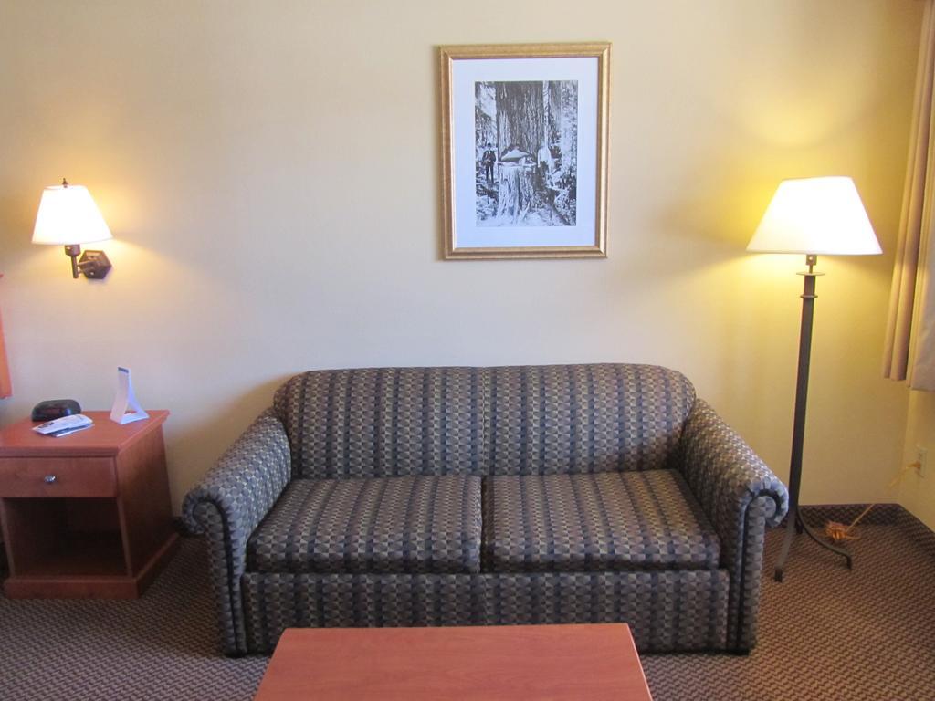 Oakridge Inn & Suites Kültér fotó