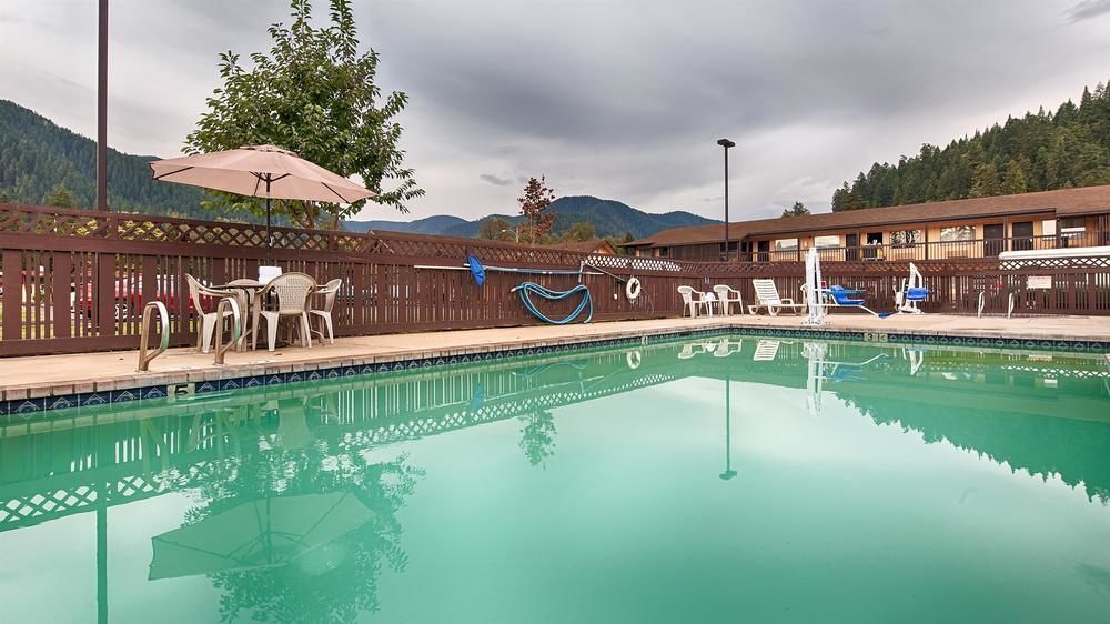 Oakridge Inn & Suites Kültér fotó