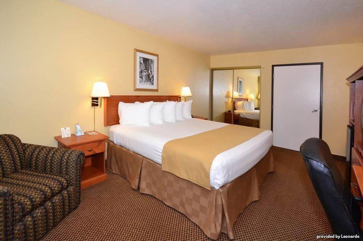 Oakridge Inn & Suites Szoba fotó