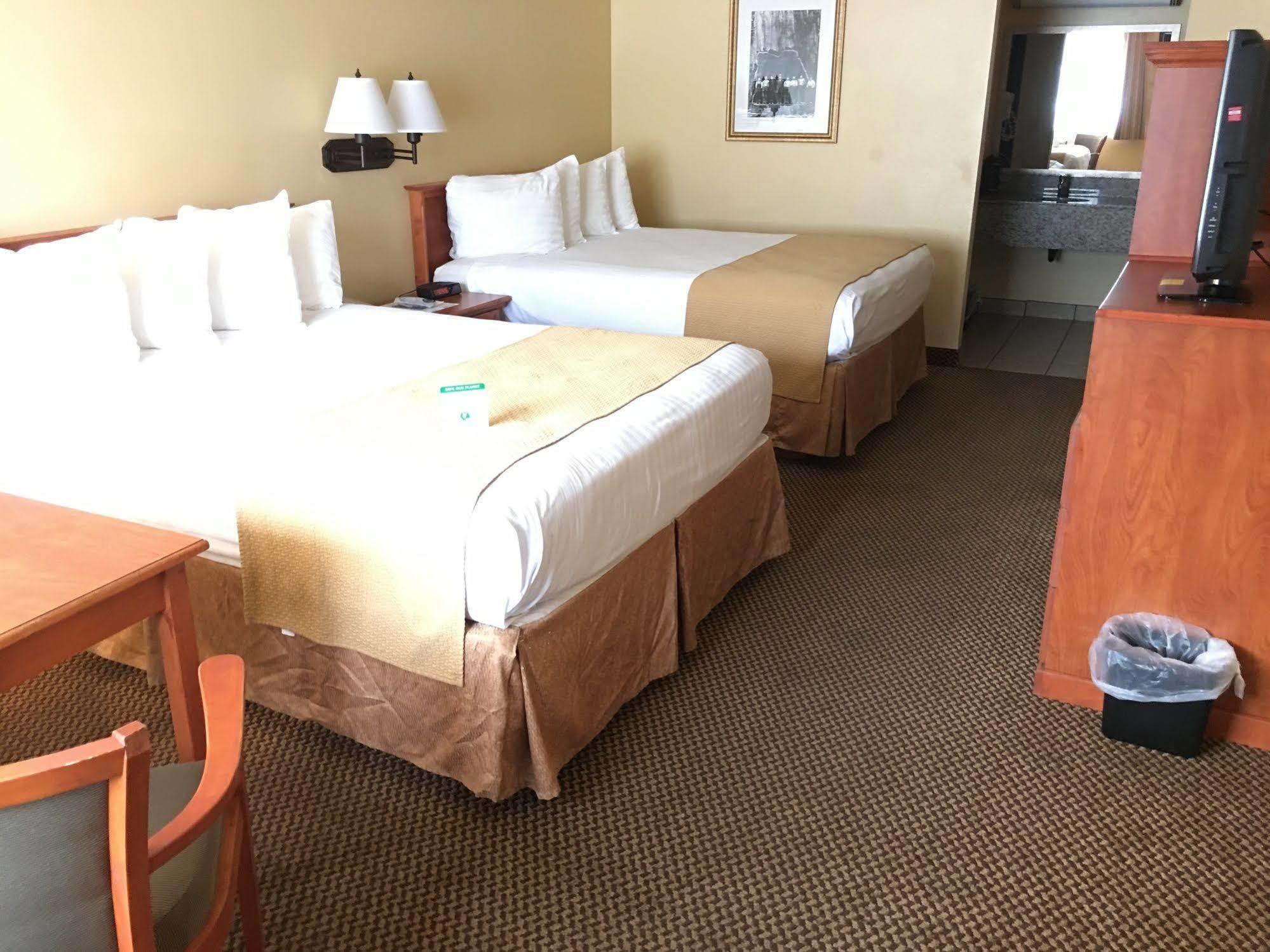 Oakridge Inn & Suites Kültér fotó